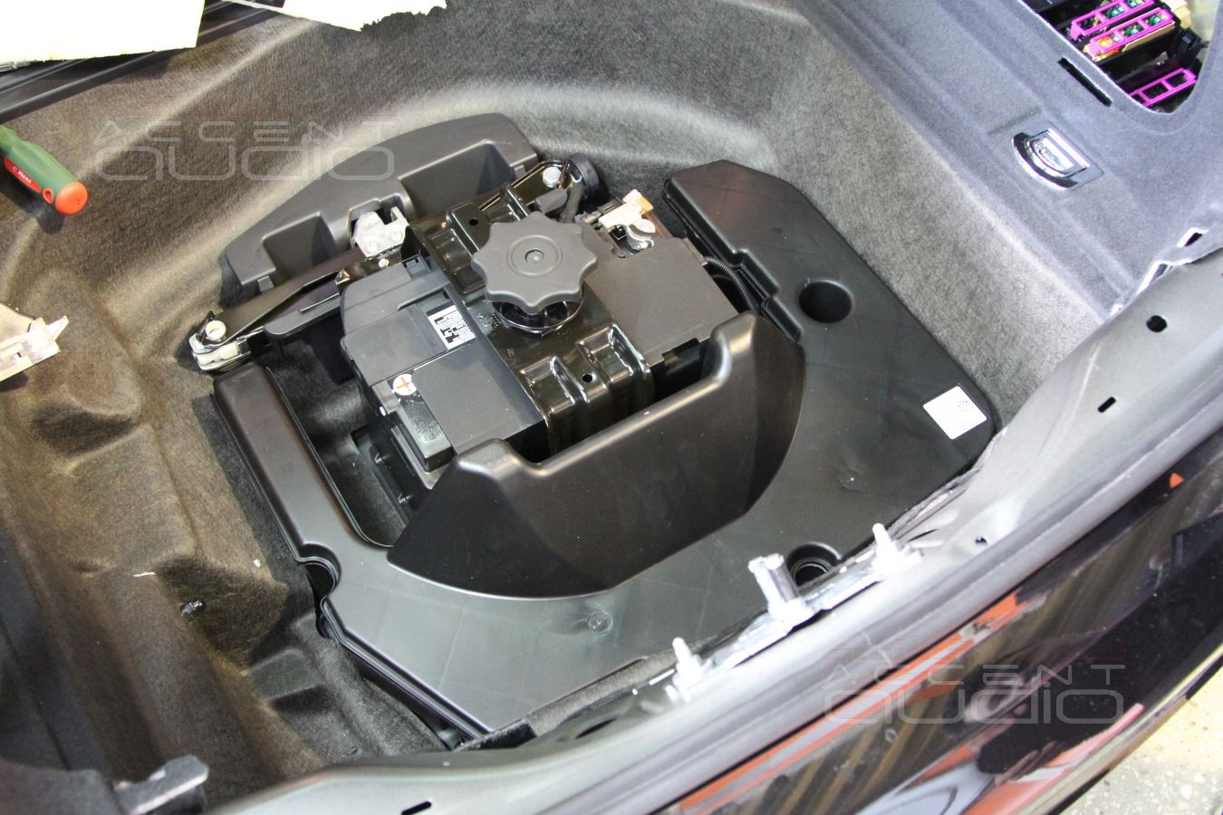 Audi A5 S-Line: меняем позор от Bang Olufsen на настоящую аудиосистему