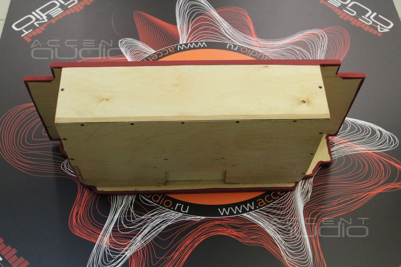 ...и он красный