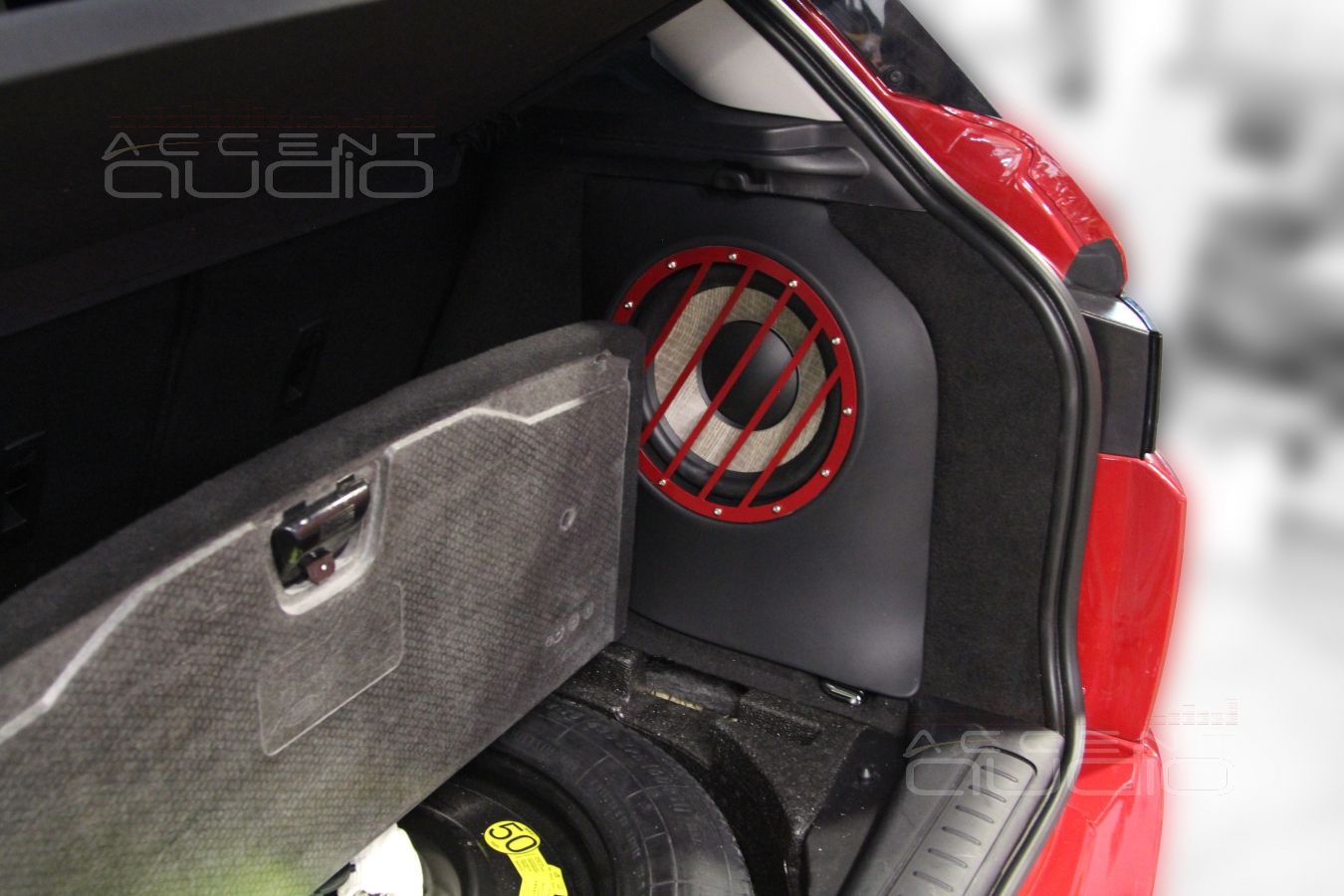 Сабвуфер стелс в RangeRover Evoque