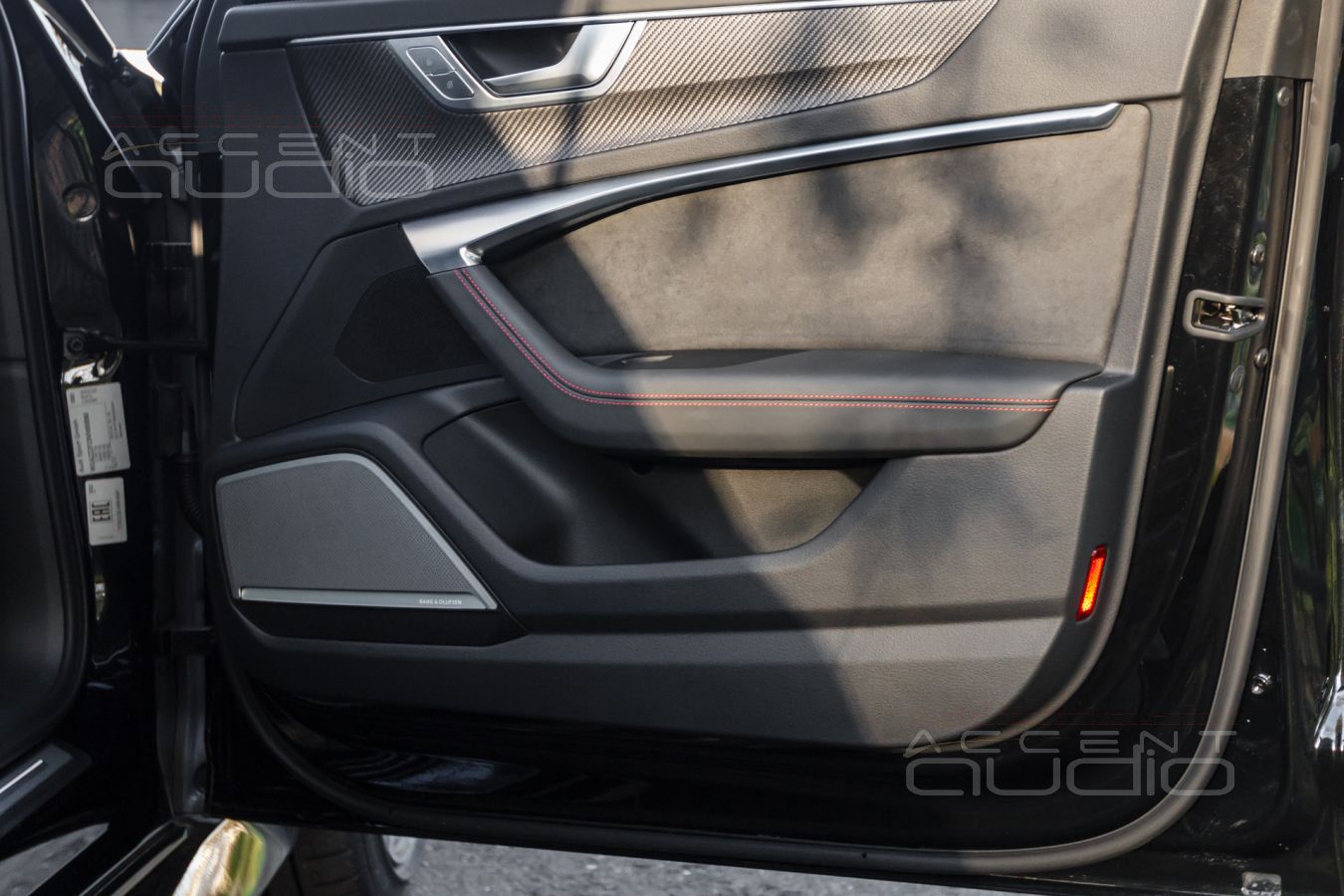 Мидбасы Ground Zero GZPK Reference 180 в новой Audi RS6 Avant штатно !