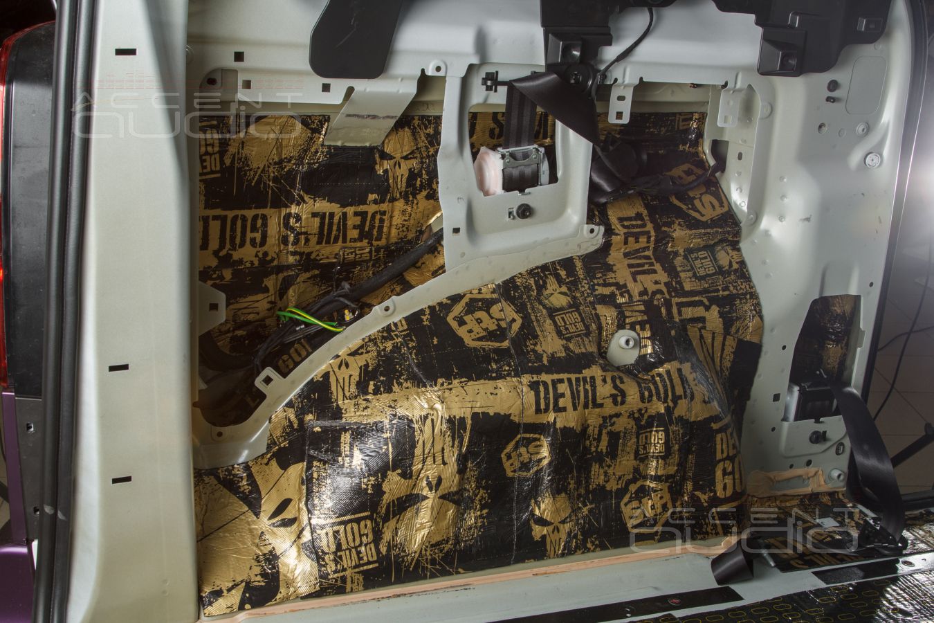 Полная шумоизоляция Opel Zafira Life лучшими материалами STP