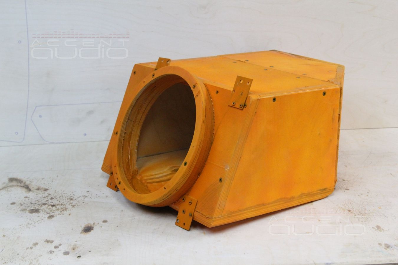 Сабвуфер стелс в Nissan 350Z