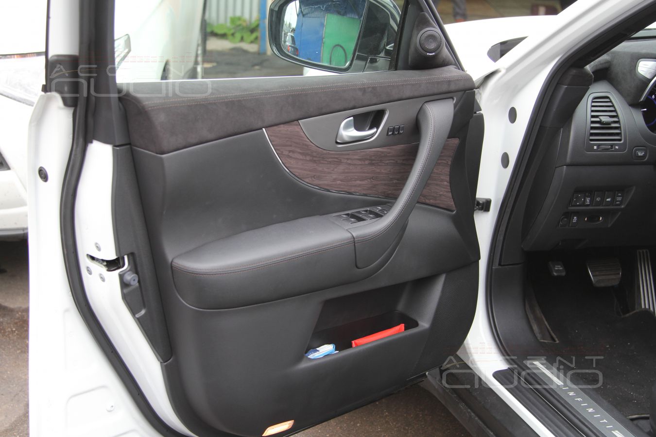 Мощный и красивый звук для Infiniti FX: дайте два !