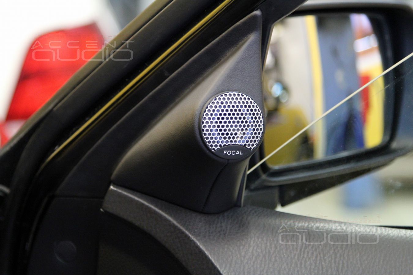 Подиумы под твитеры Focal в Kia Mohave