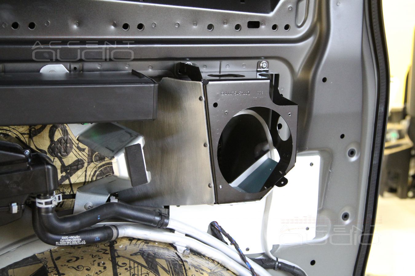 Тыловая акустика в Vito