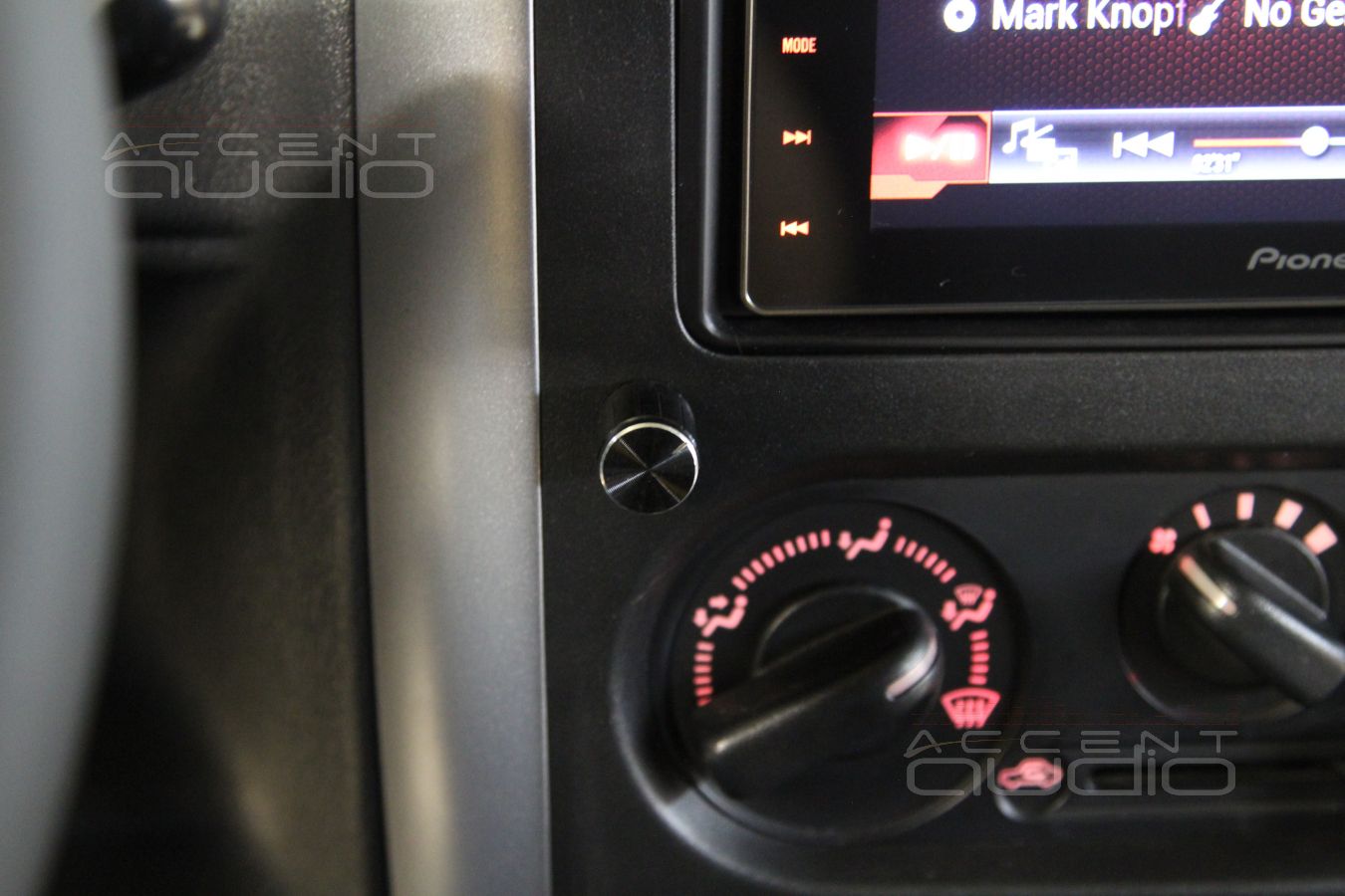 Suzuki Jimny: отличный звук легко и изящно