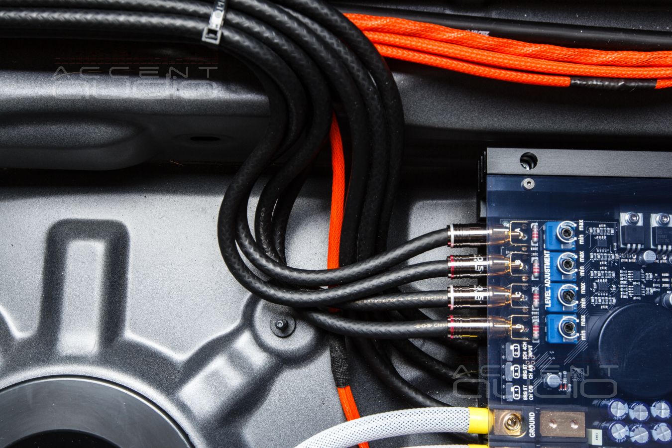 Глубокая интеграция усилителей Helix CFour и H400X в Mercedes-Benz GLS 2020