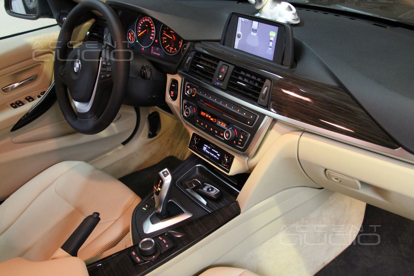 Установка Pioneer DEX-P99RS в BMW 30