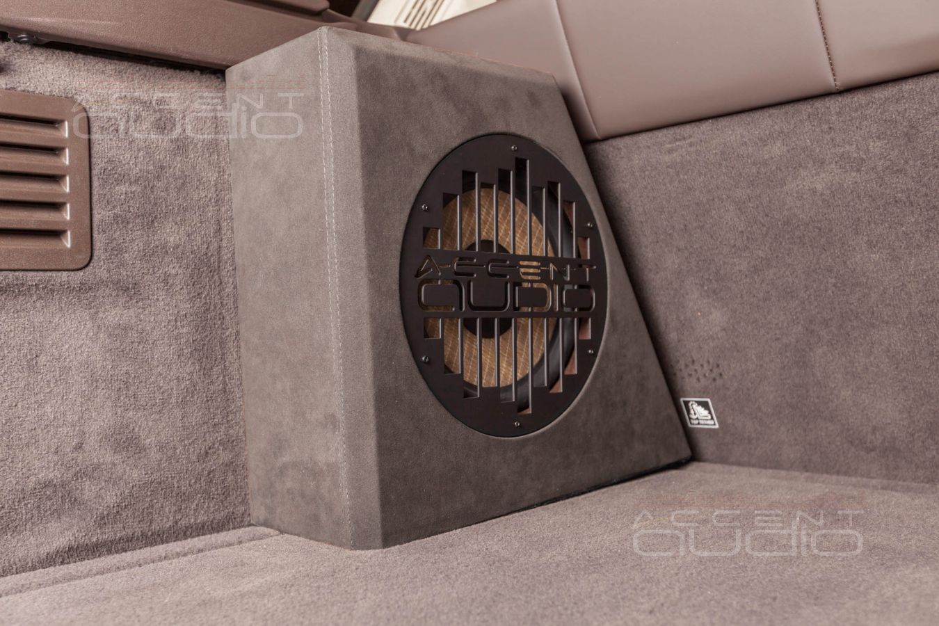 Оригинальный съемный сабвуфер для нового Range Rover Sport по проекту заказчика