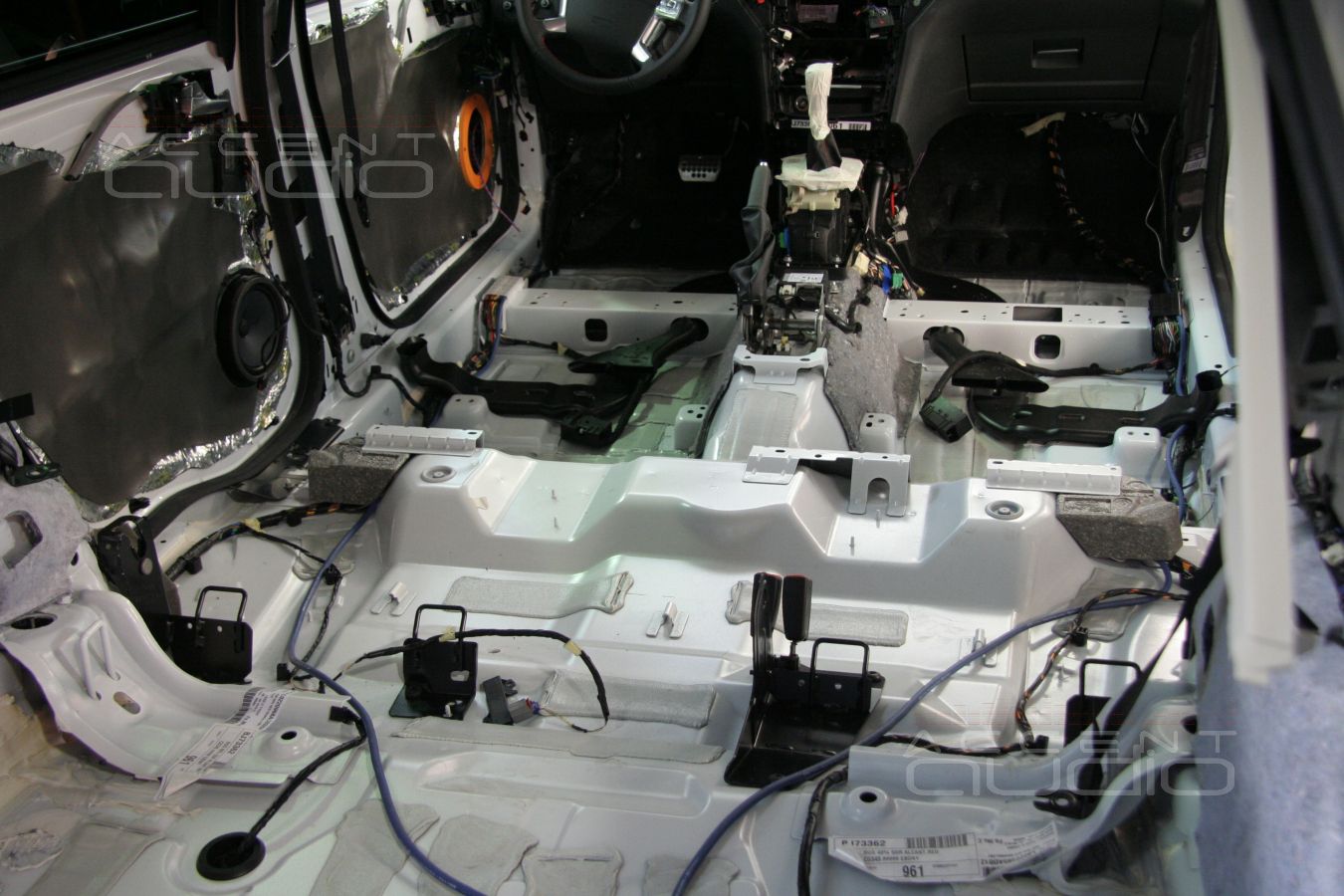 Шумоизоляция Ford Mondeo