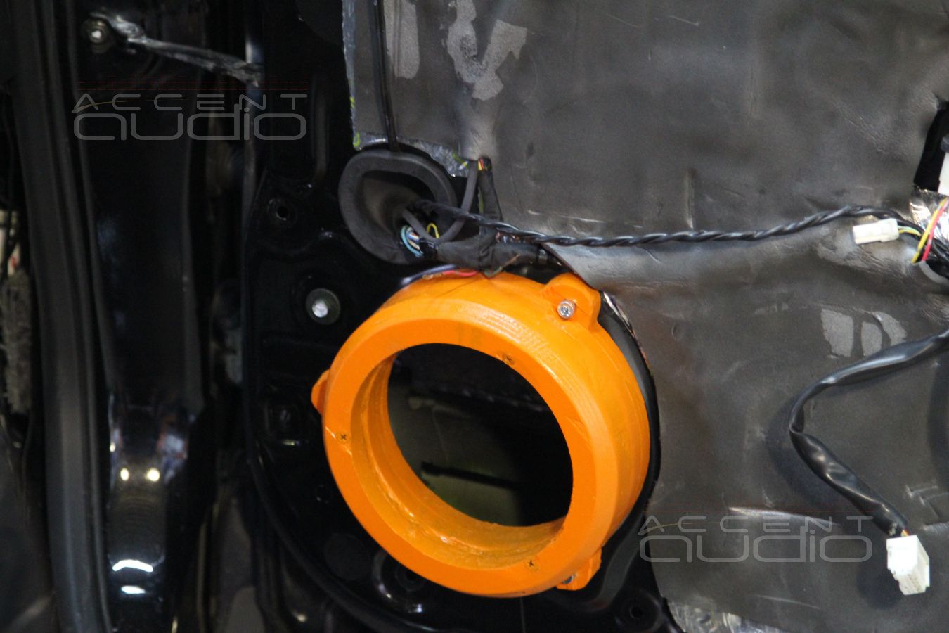 Установка акустики в Nissan X-Trail