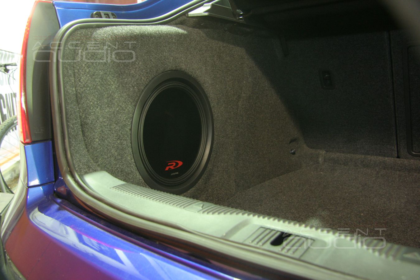 Установка сабвуфера в Skoda Octavia RS