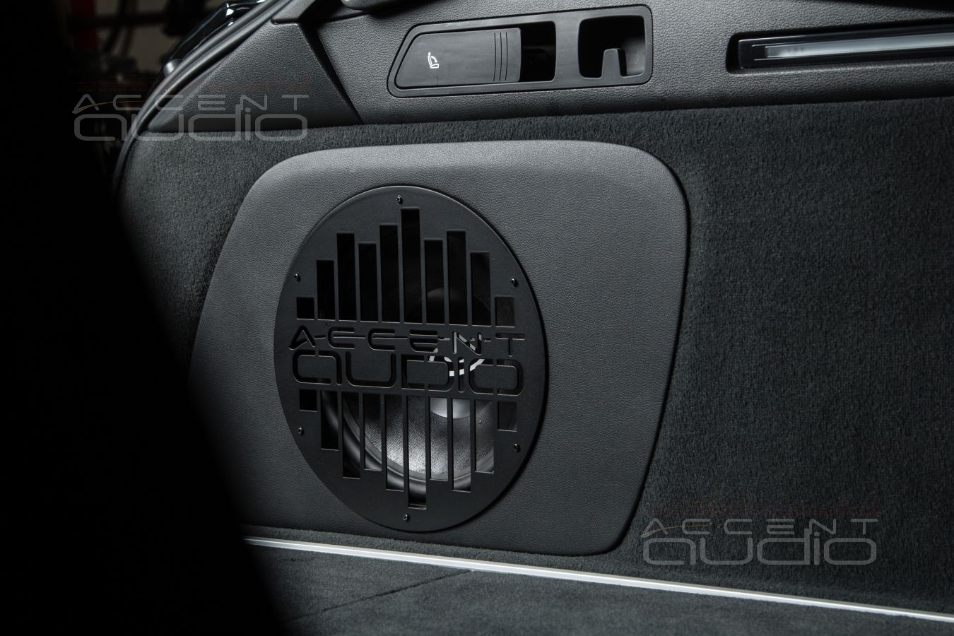 Сабвуфер-стелс с головкой от Dego специально для Audio RS6 Avant