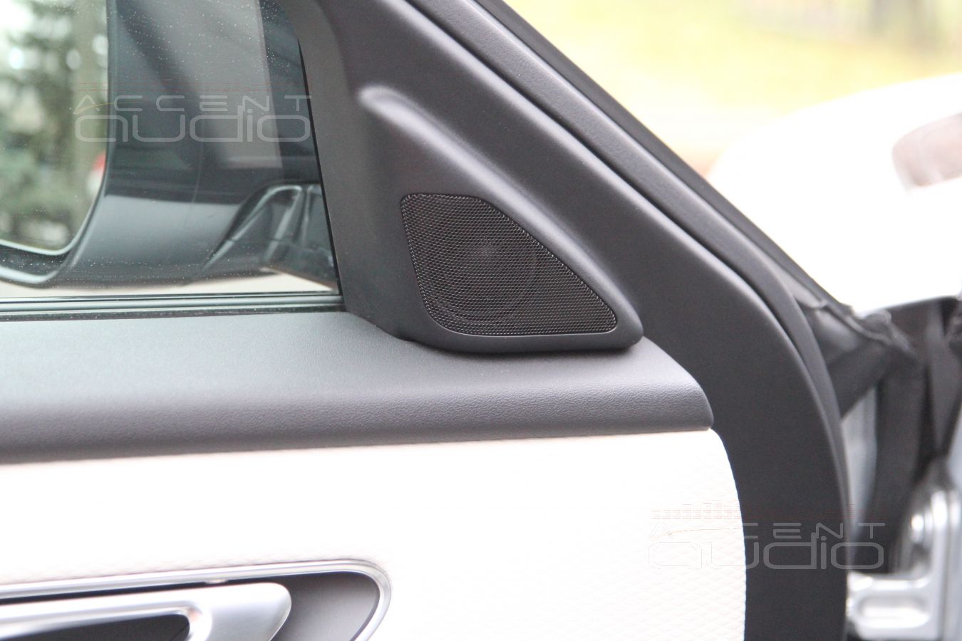 Выбор и штатная установка твитеров Dego/Helix в Range Rover Velar