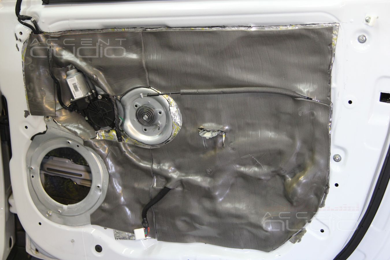 Замена акустических систем (динамиков) в Kia Sportage