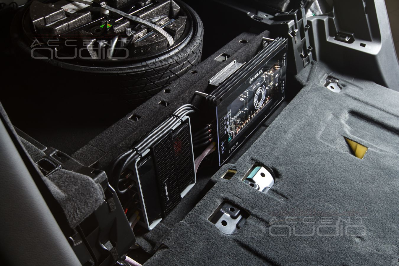 Установка усилителей и аудиопроцессора в Audi Q8