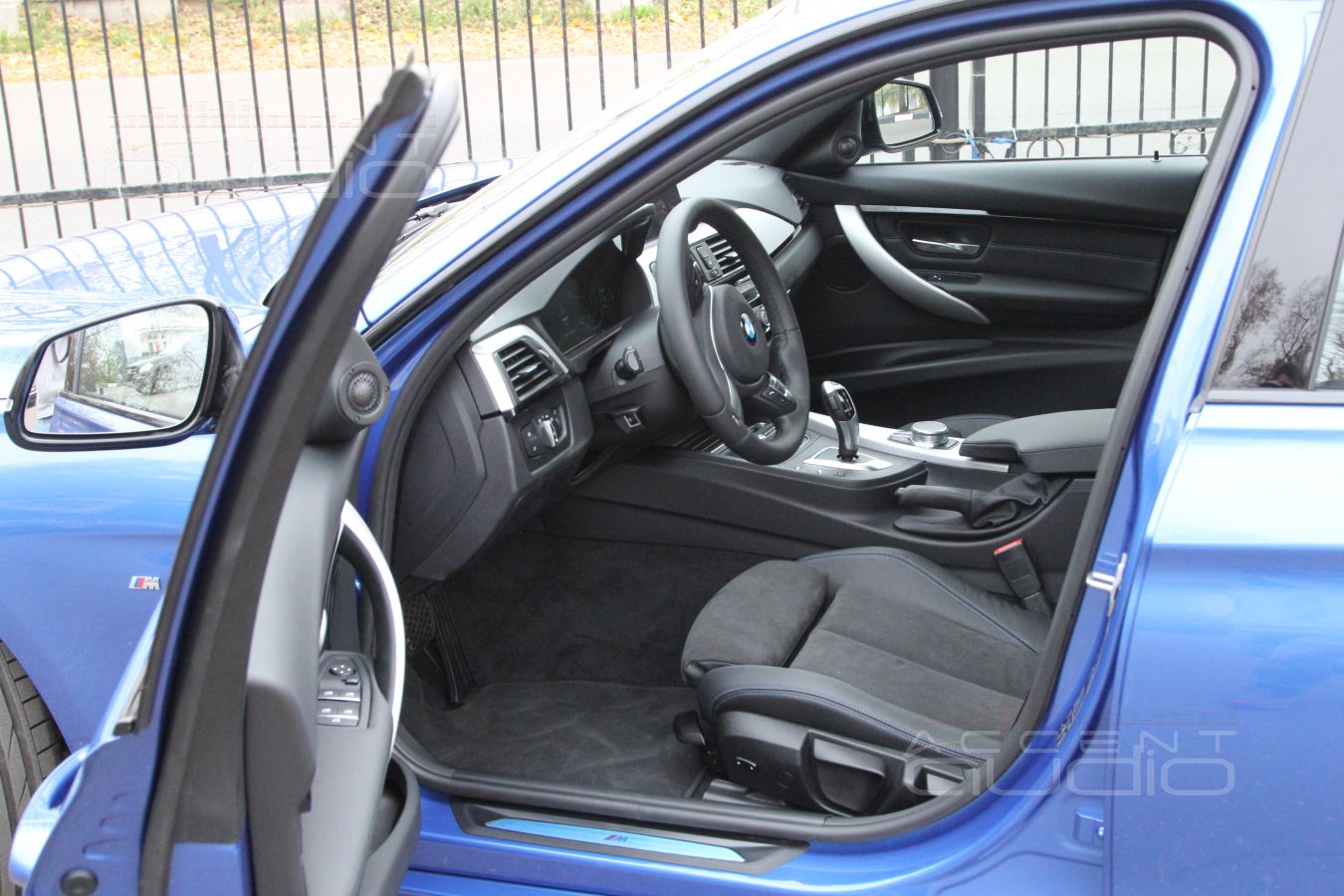 Как звучит F30?