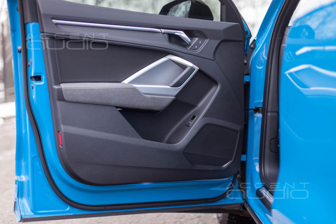 Установка новой акустики в Audi Q3: аудиоподготовка дверей и Focal Flax