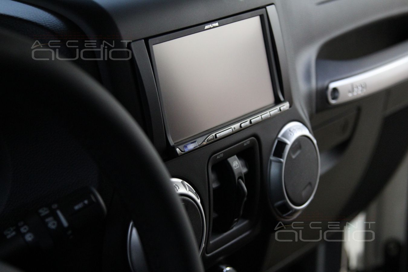 Мультимедиа Alpine X8 и новая аудиосистема на компонентах Morel