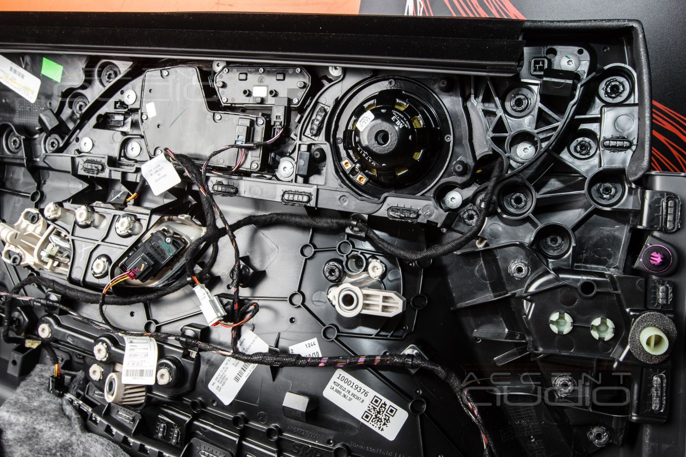 Штатное расположение премиальных среднечастотников BRAX ML1: плюсы и минусы