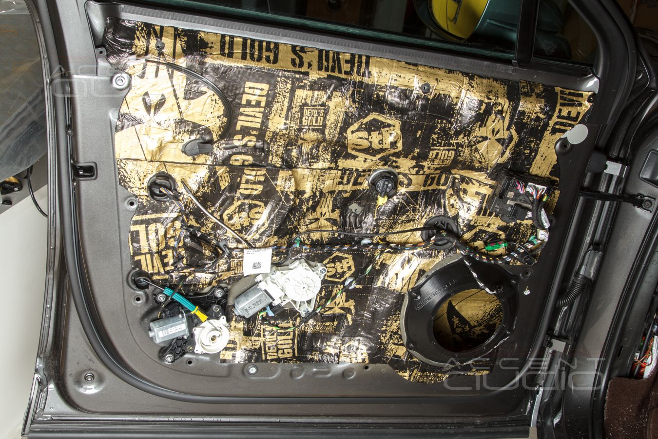 Аудиоподготовка и установка мидбасовых динамиков Brax GL6 в Porsche Cayenne Coupe