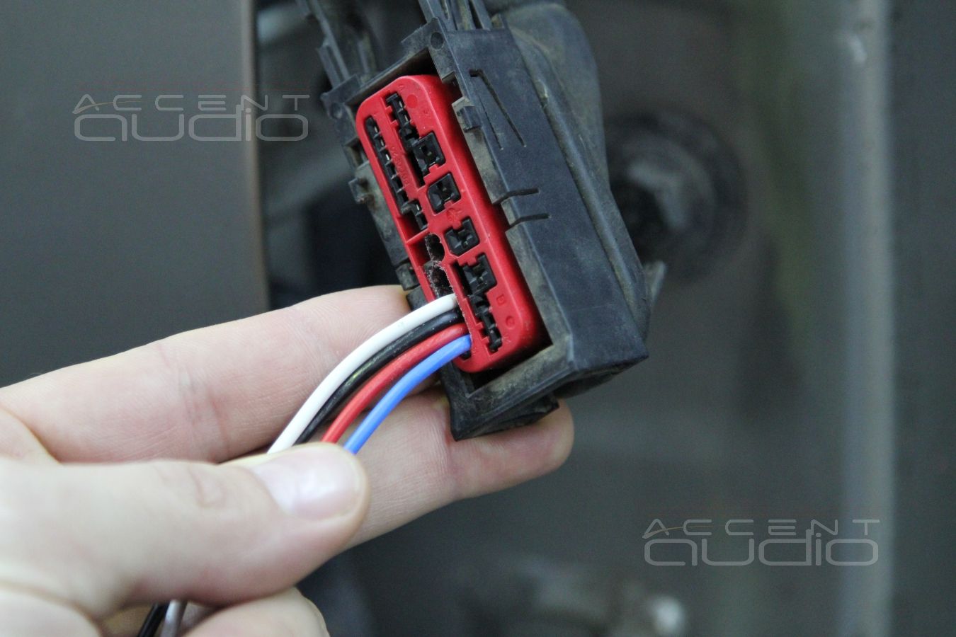 Установка акустики Audison VOCE AV K6 в Volvo XC 70