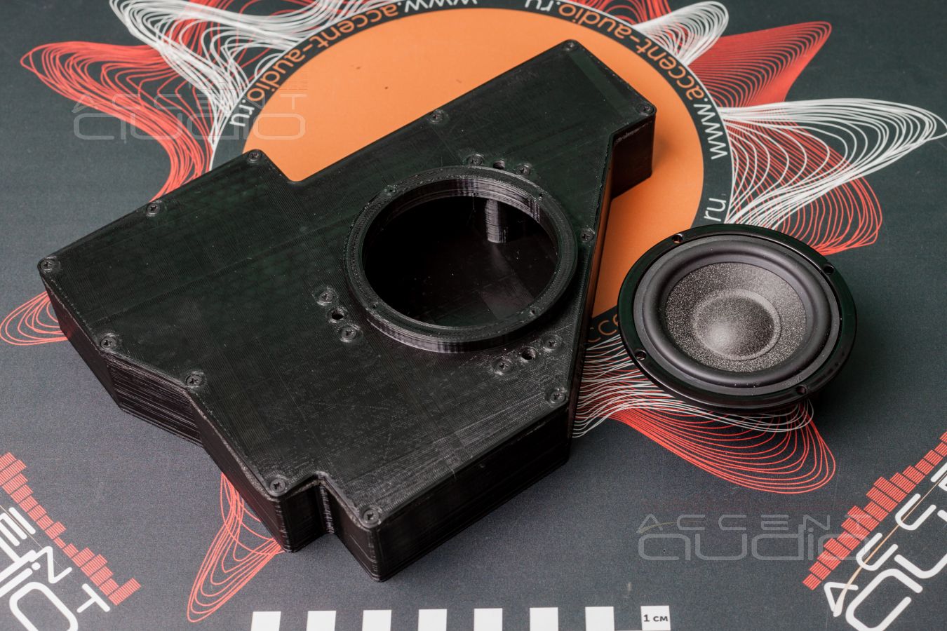 Правильная установка среднечастотных динамиков Brax в передние двери Range Rover Velar