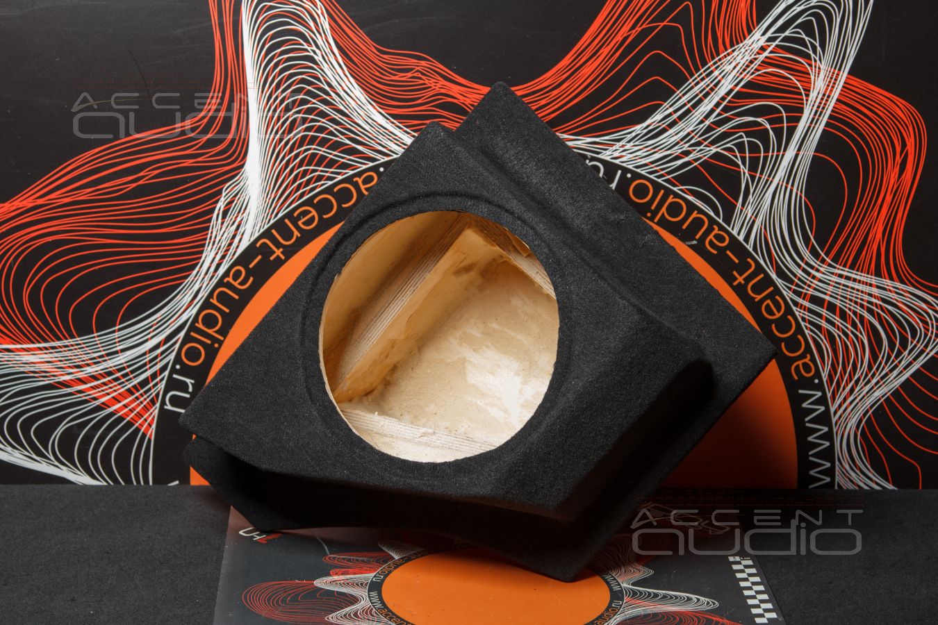 Полностью встроенный сабвуфер-стелс специально для Opel Zafira Life