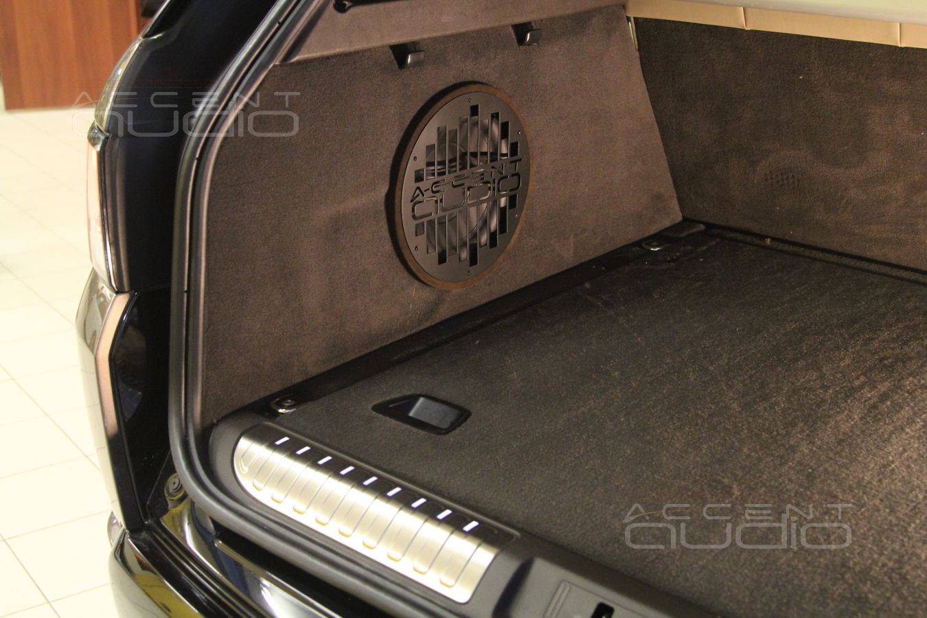 Сабвуфер Peerless XXLS-P835016 и его интеграция в RangeRover Sport