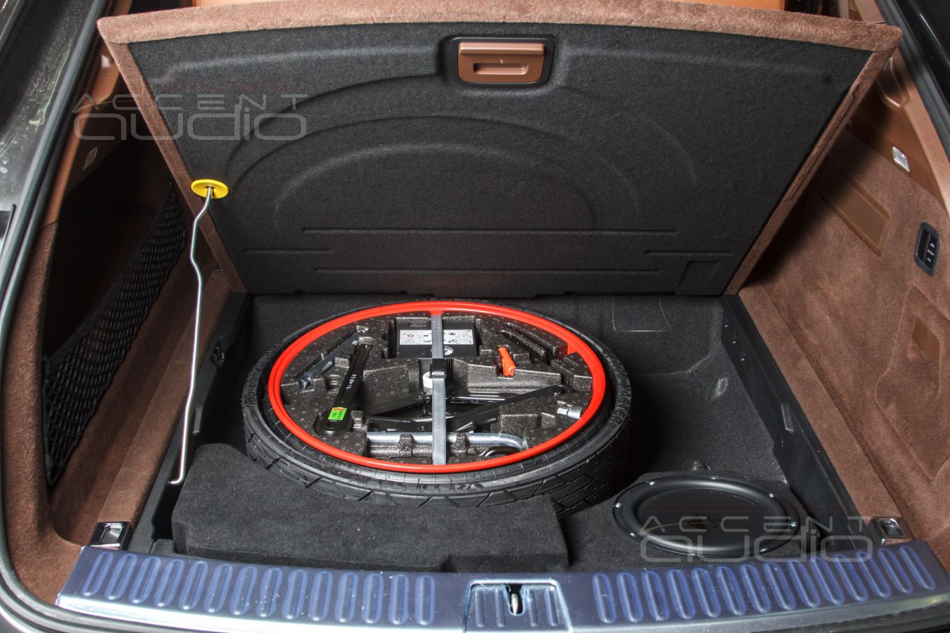 Правильный внутрипольный сабвуфер для Porsche Cayenne Coupe 2022