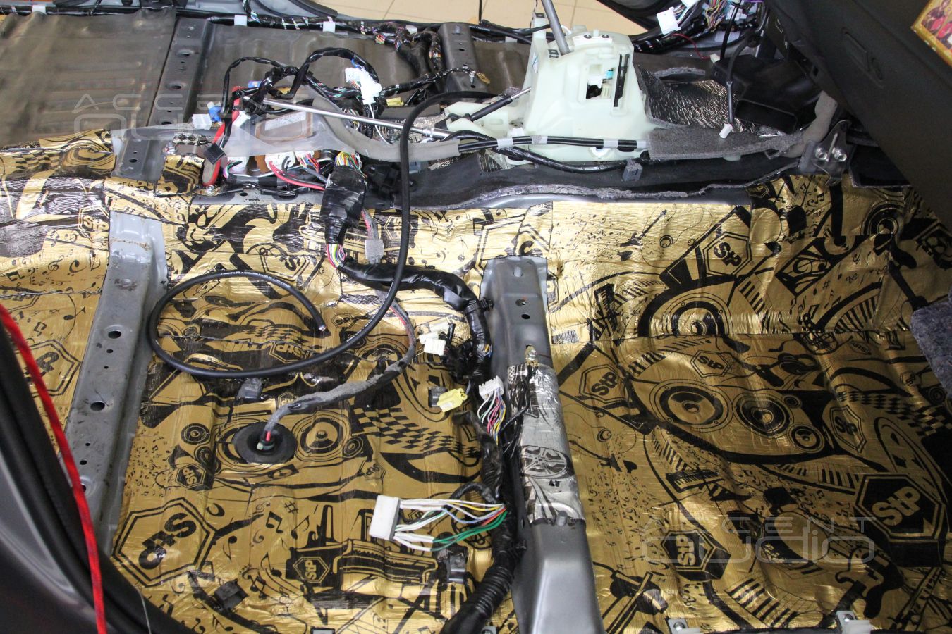 Про нанесение виброизоляции STPGold