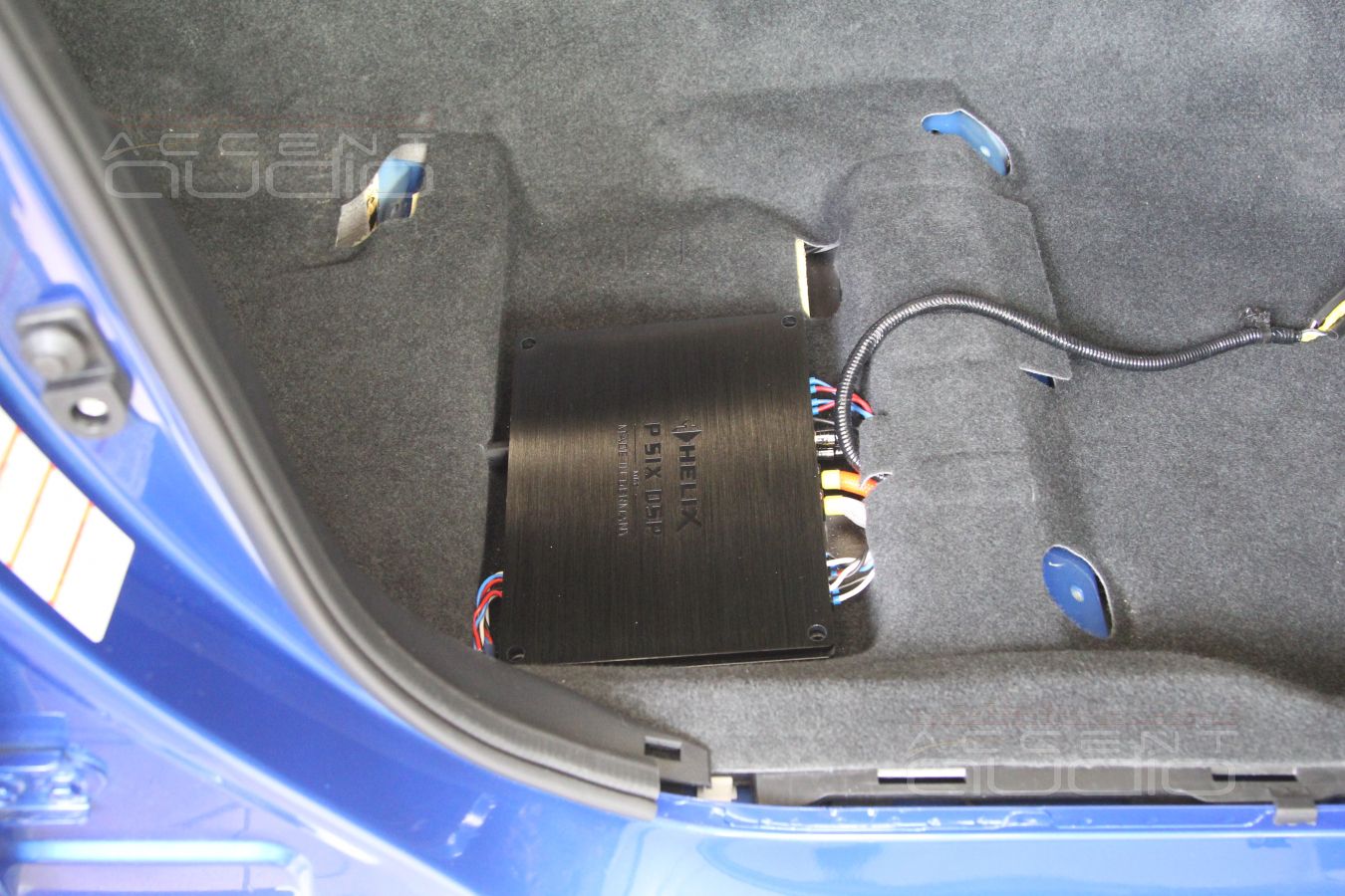 Сердце трехполосной системы – Helix PSix и его сабвуферный помощник Challenger