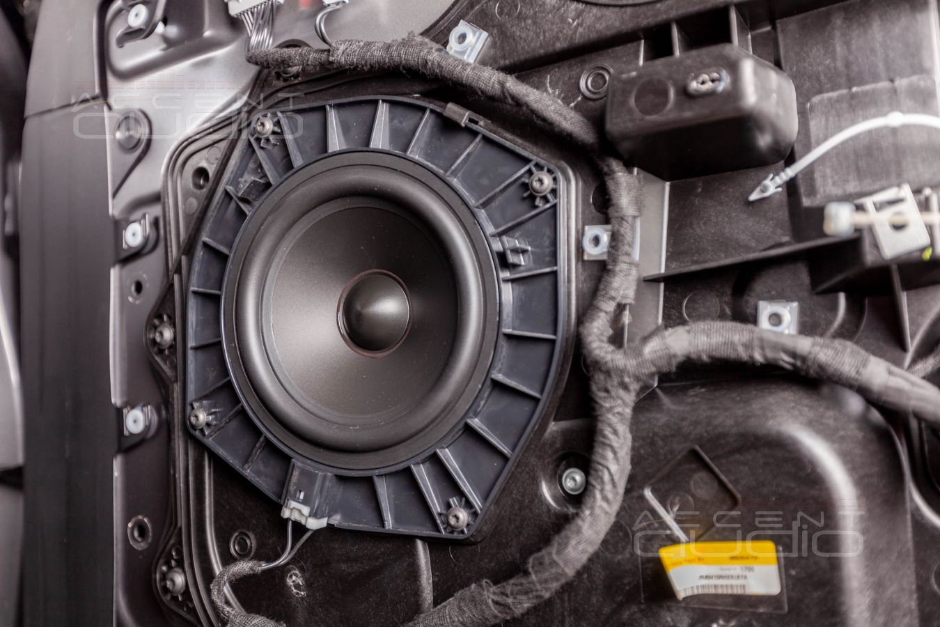 Жёлтый проект аудиосистемы для Range Rover Sport и эффективная экономия средств