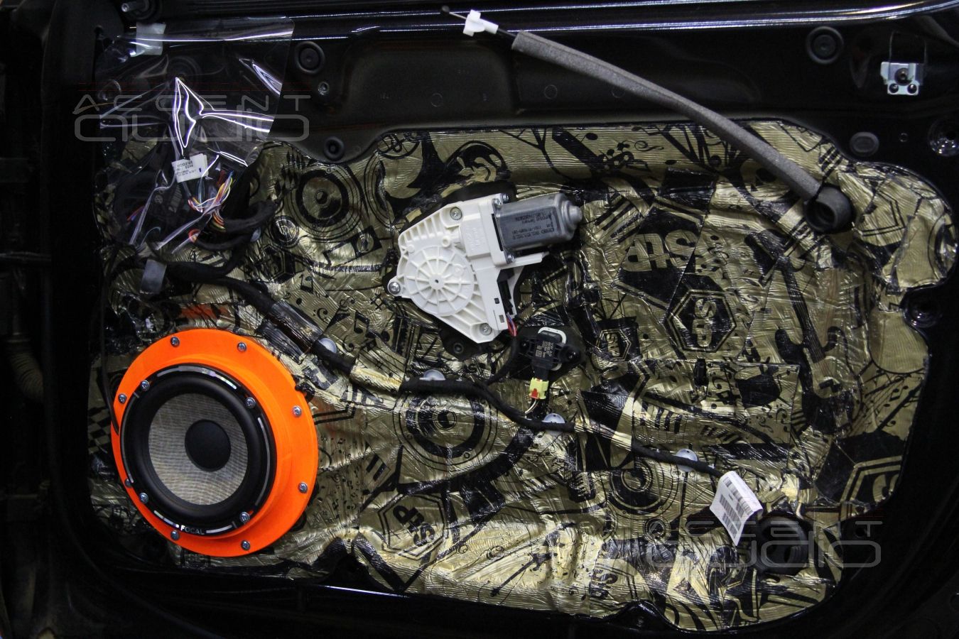 Установка трехкомпонентной акустики в Audi A7