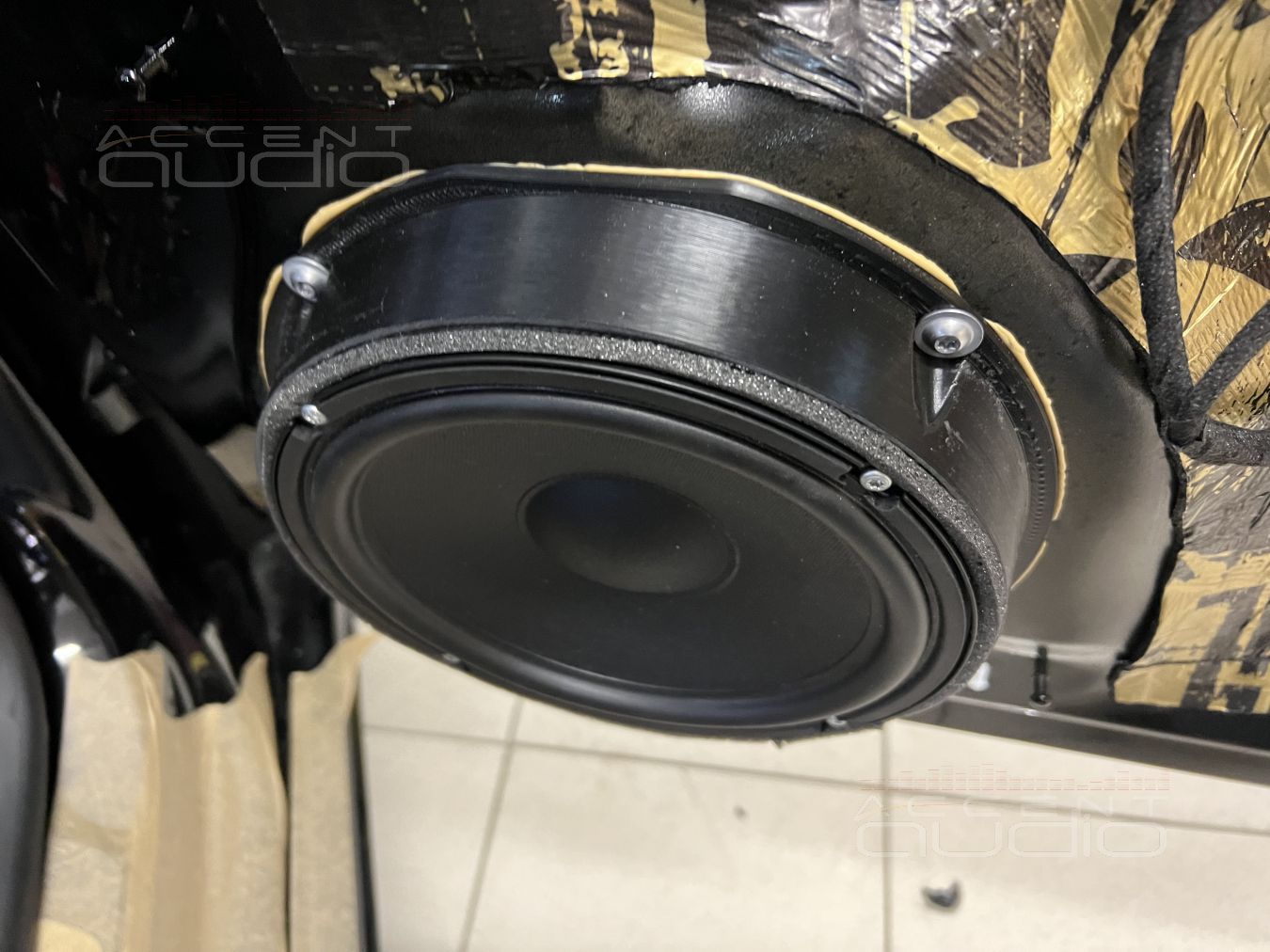 2023 Update: 200мм мидбасы в дверях Audi A5