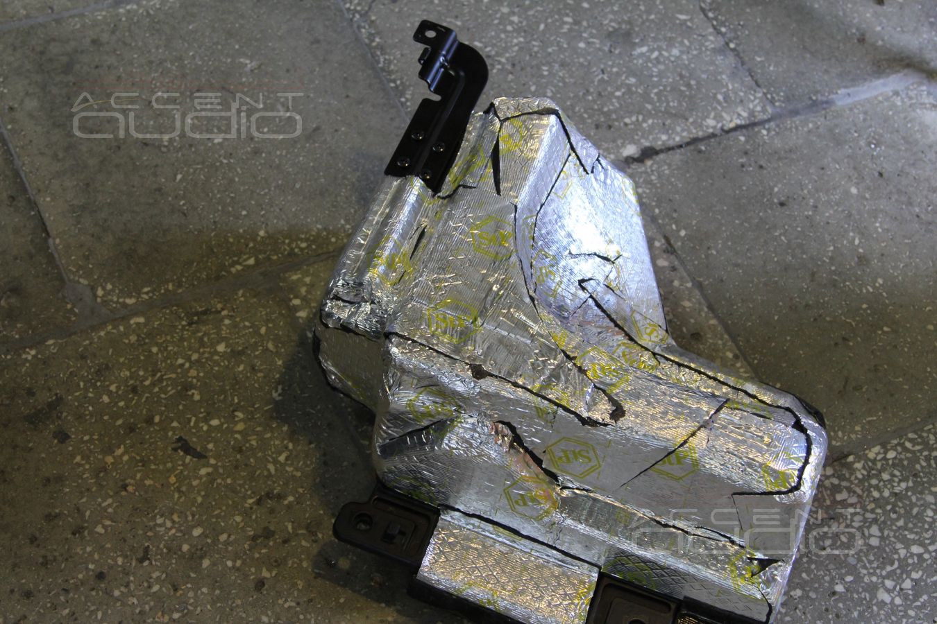 Сабвуфер в Ford Explorer 2014