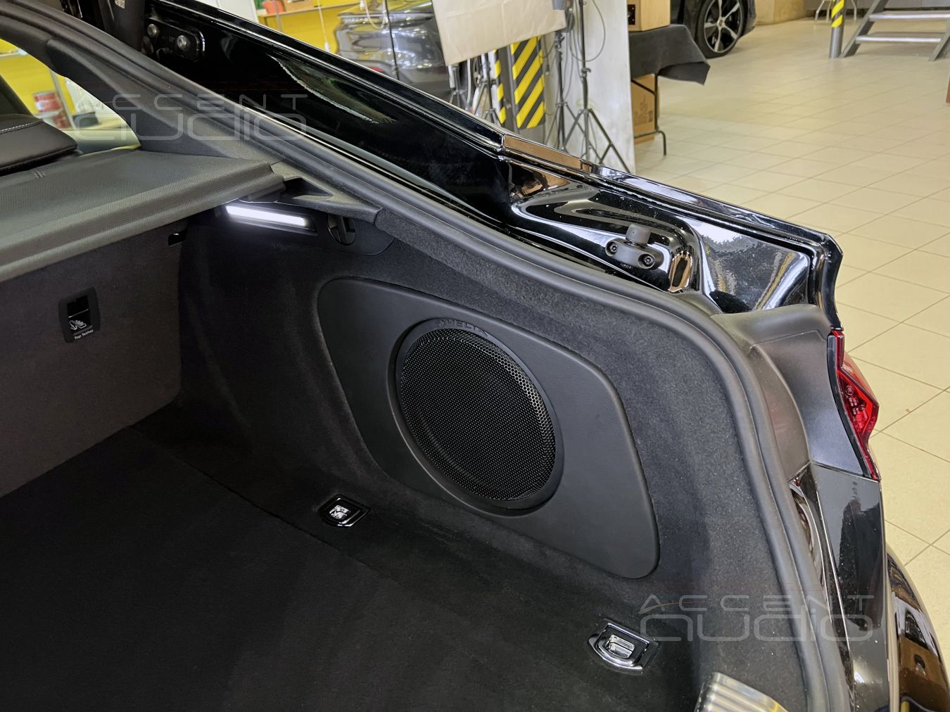 2023 Update: сабвуфер Helix в новой Audi A5