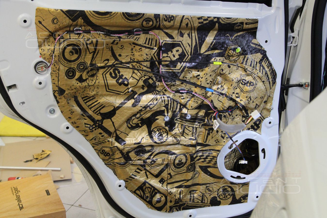 Шумоизоляция Mitsubishi Outlander