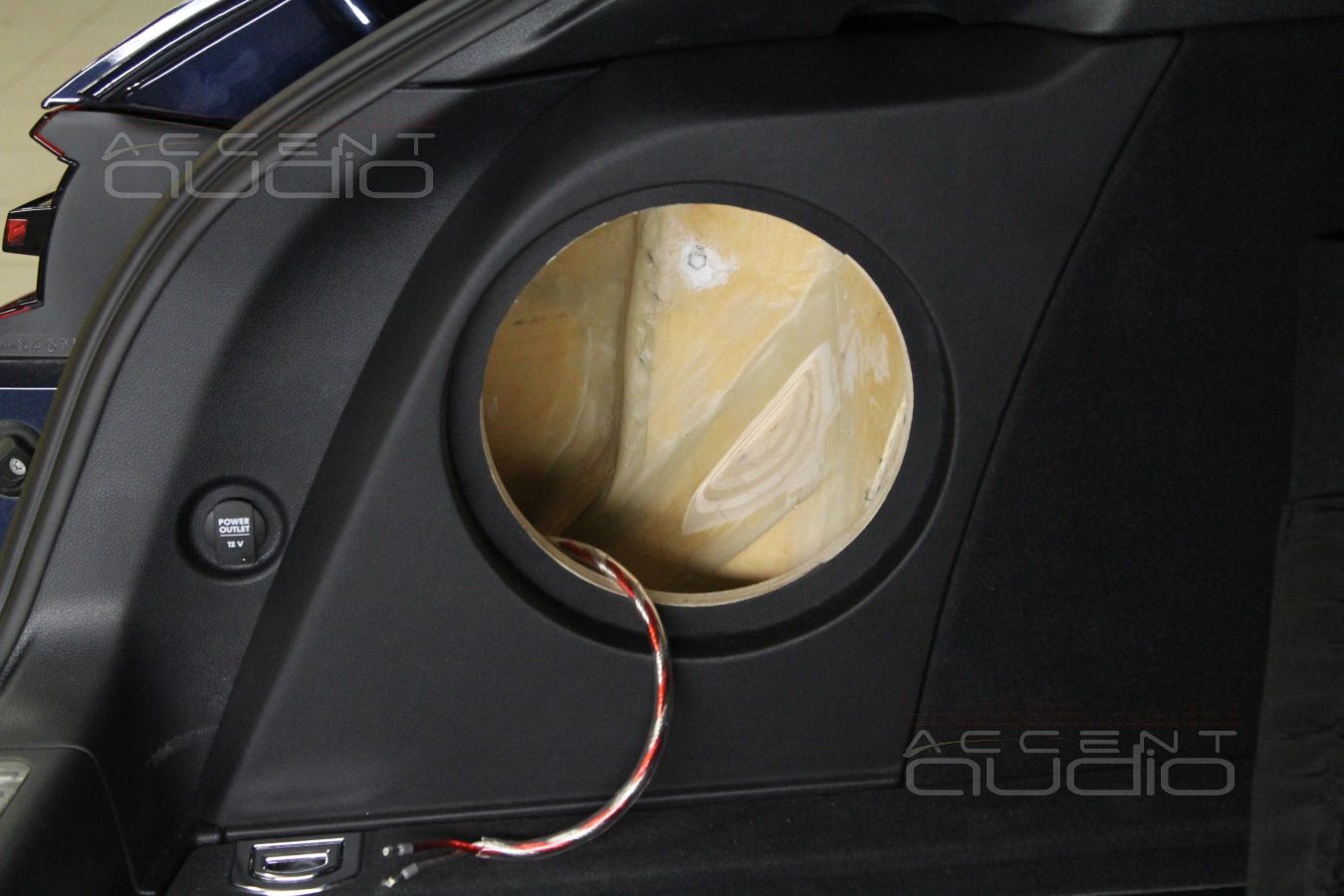  Сабвуфер в Porshe Macan - процесс изготовления