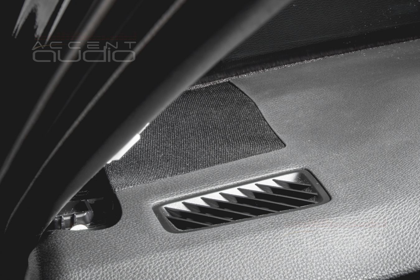 Установка среднечастотных динамиков штатно в нештатные места Toyota RAV4