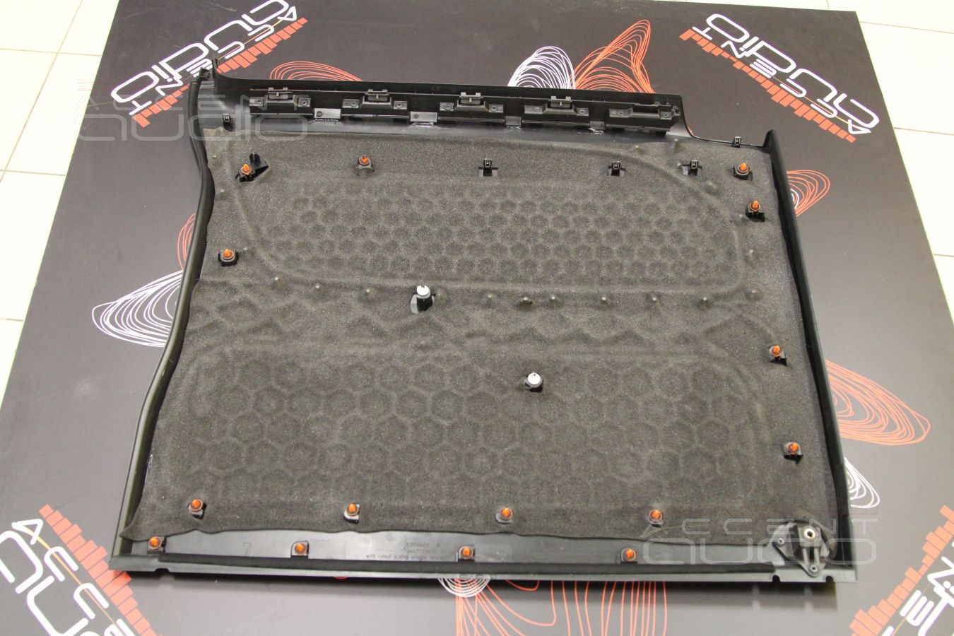 Шумоизоляция Mercedes Vito: двери и их обшивки