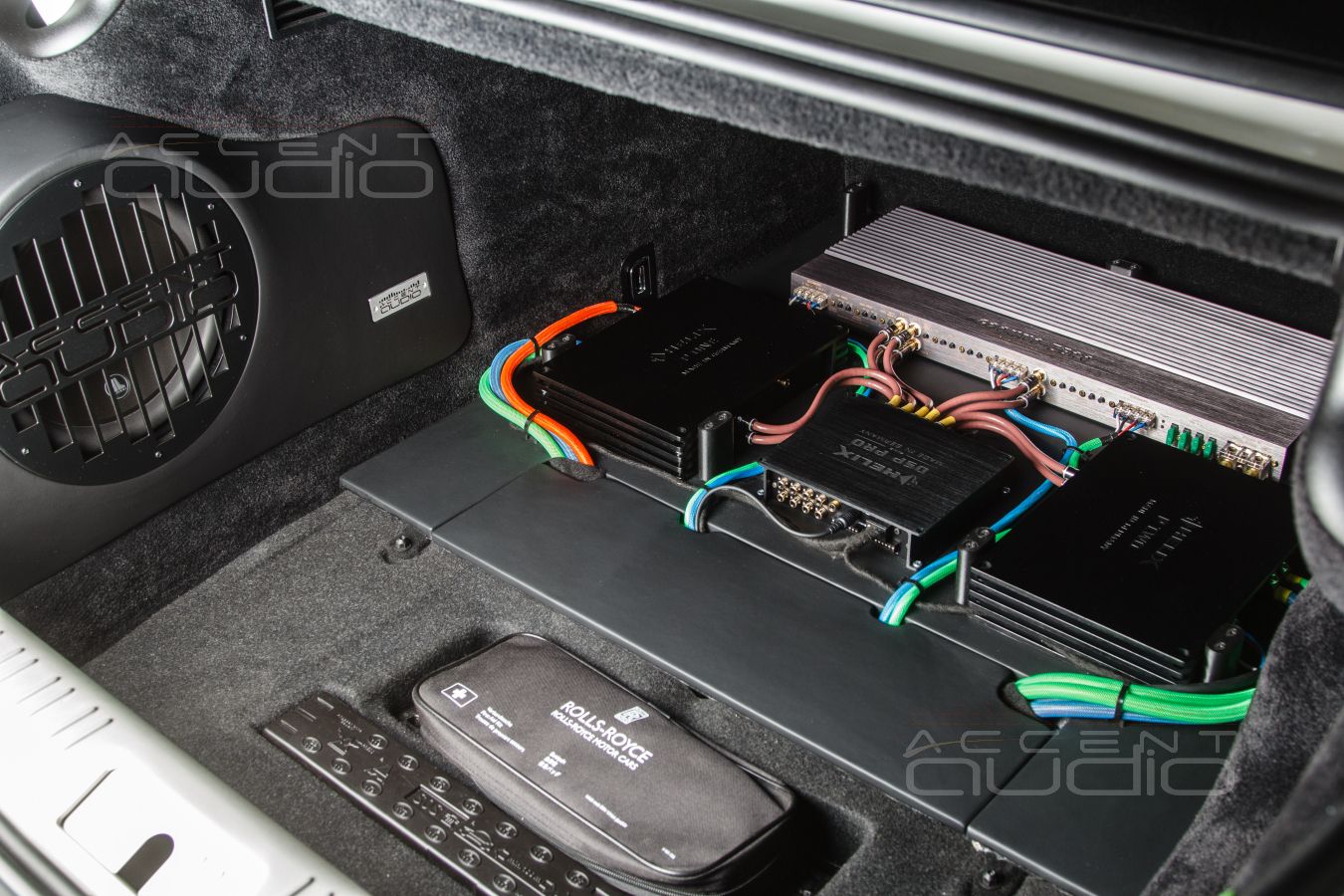 Скрытая интеграция: 9 каналов усиления и 10 каналов процессинга в Rolls Royce Wraith