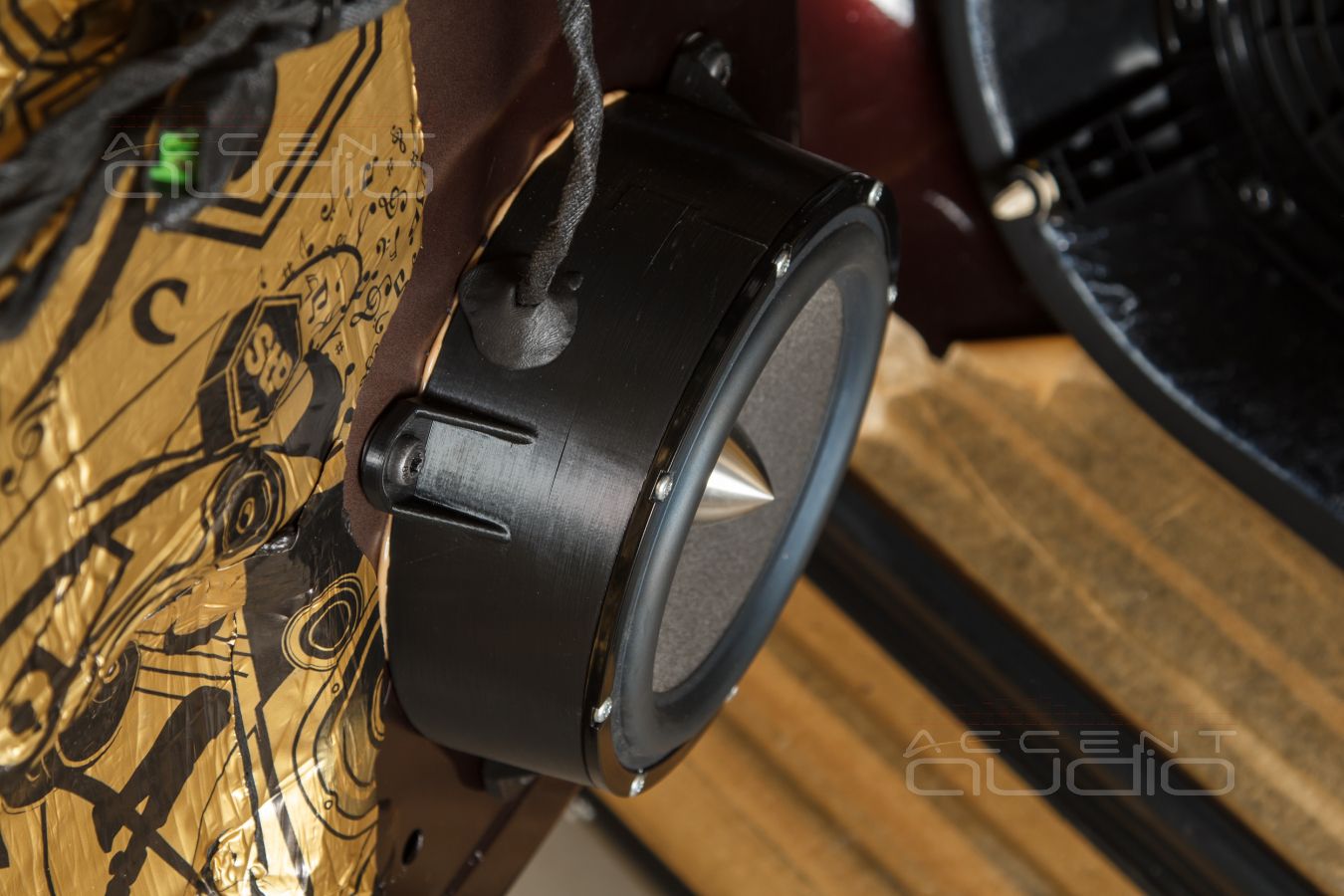 Комплект из двух подиумов для установки 165 мм мидбасовых излучателей в MB G 2018-2023.