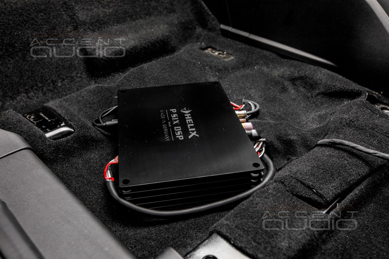 Установка усилителей Helix и Focal в Smart Fortwo 