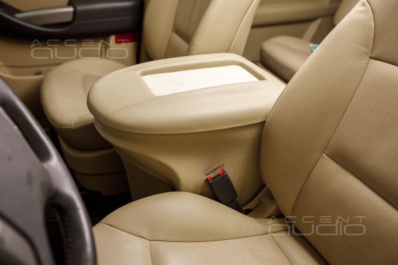 Реализация: подлокотник-сабвуфер специально и эксклюзивно для Hyundai Starex H1