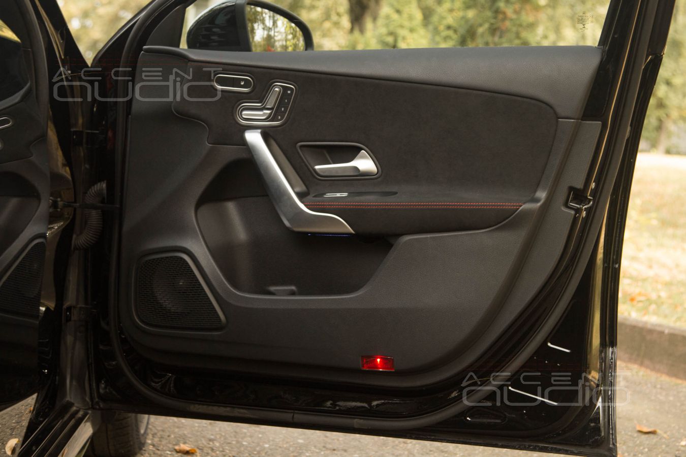 Правильная установка мидбасовых Helix Ci5 W165FM-S3 в Mercedes-Benz A 45