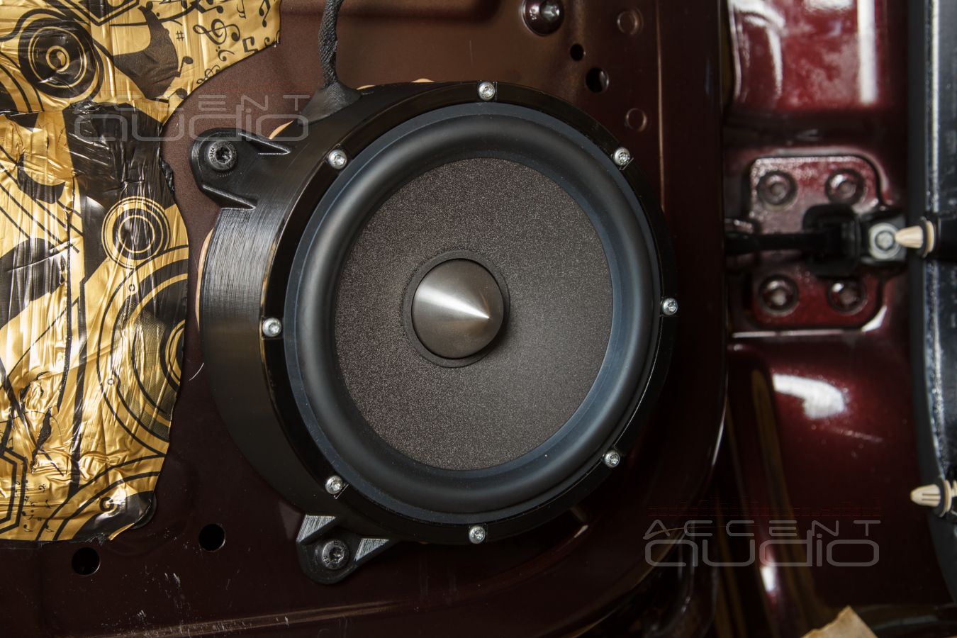 Комплект из двух подиумов для установки 165 мм мидбасовых излучателей в MB G 2018-2023.