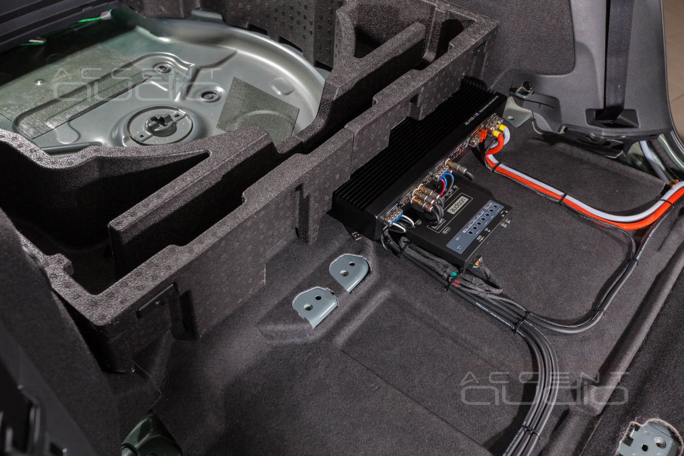 Установка усилителя и аудиопроцессора в Skoda KODIAQ