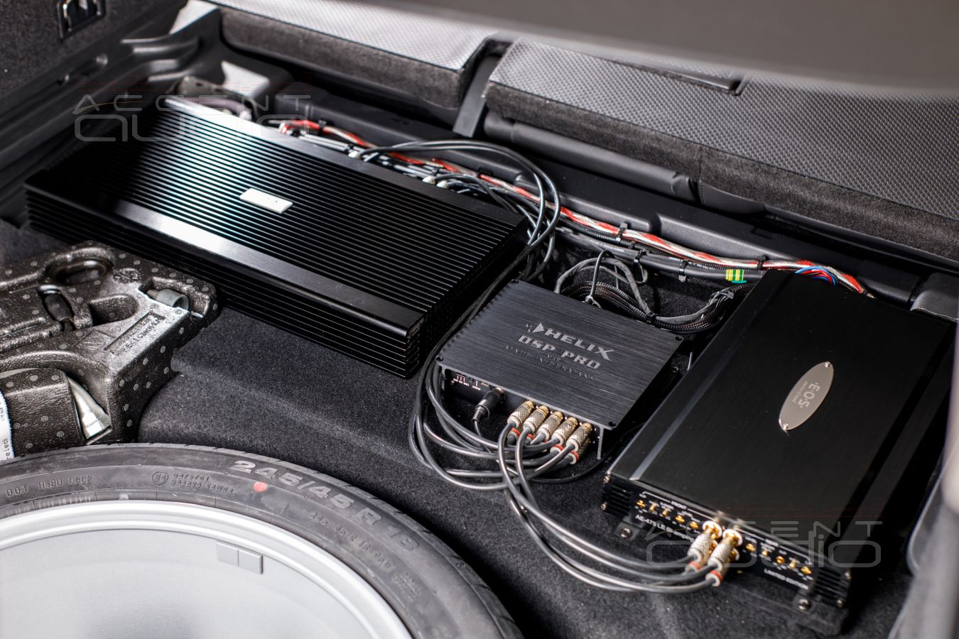 Установка усилителей E.O.S и аудиопроцессора в Volkswagen Passat AllTrack