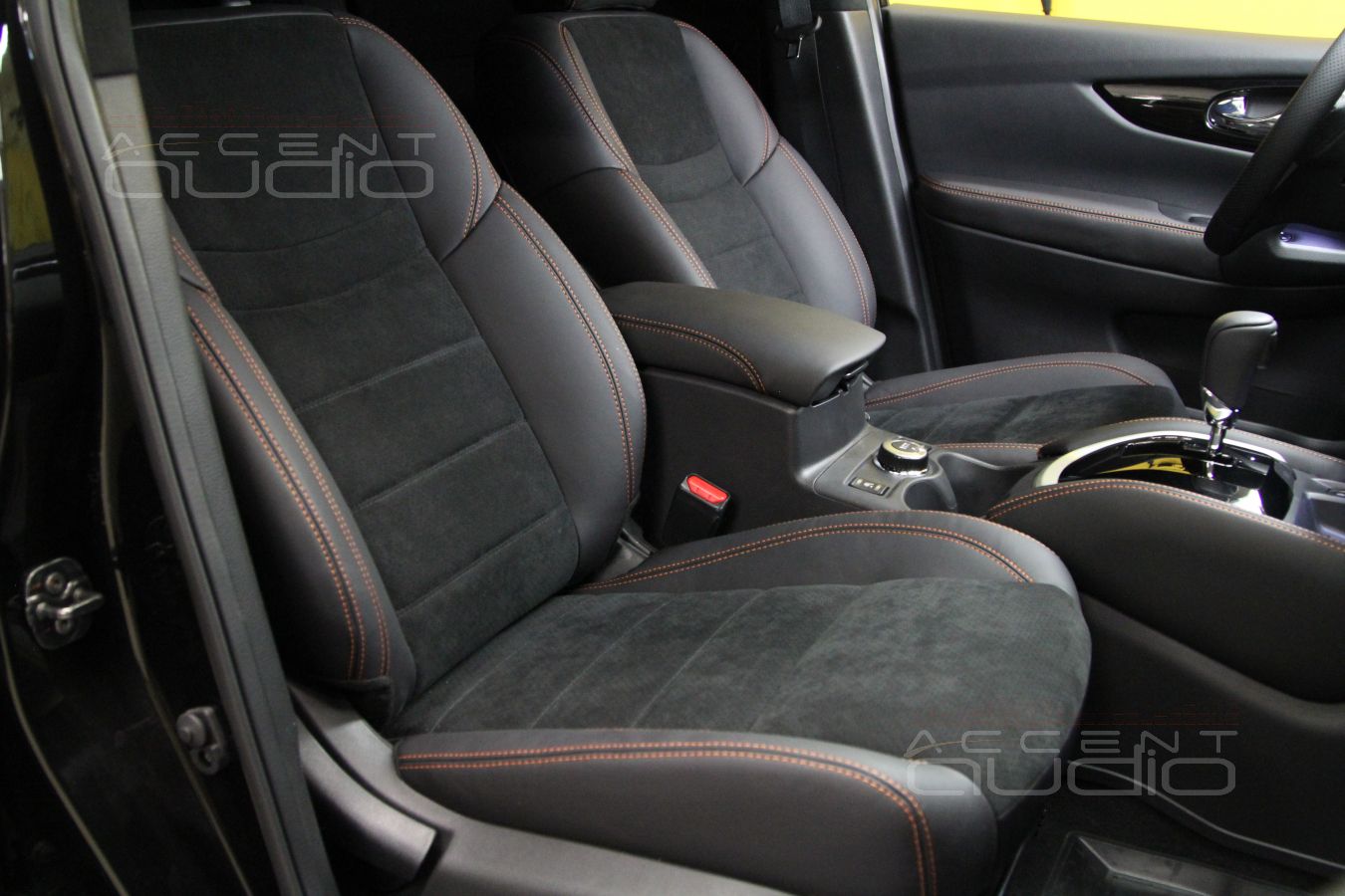 Перетяжка передних сидений